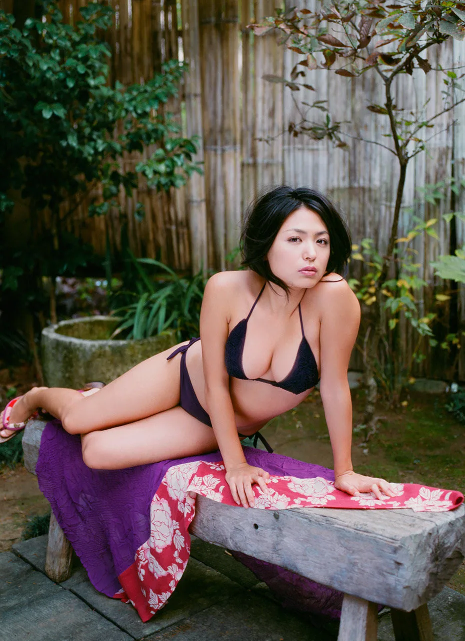 [Image.tv] Album ảnh "Quý cô áo đen" của Yuki Kawamura - 43