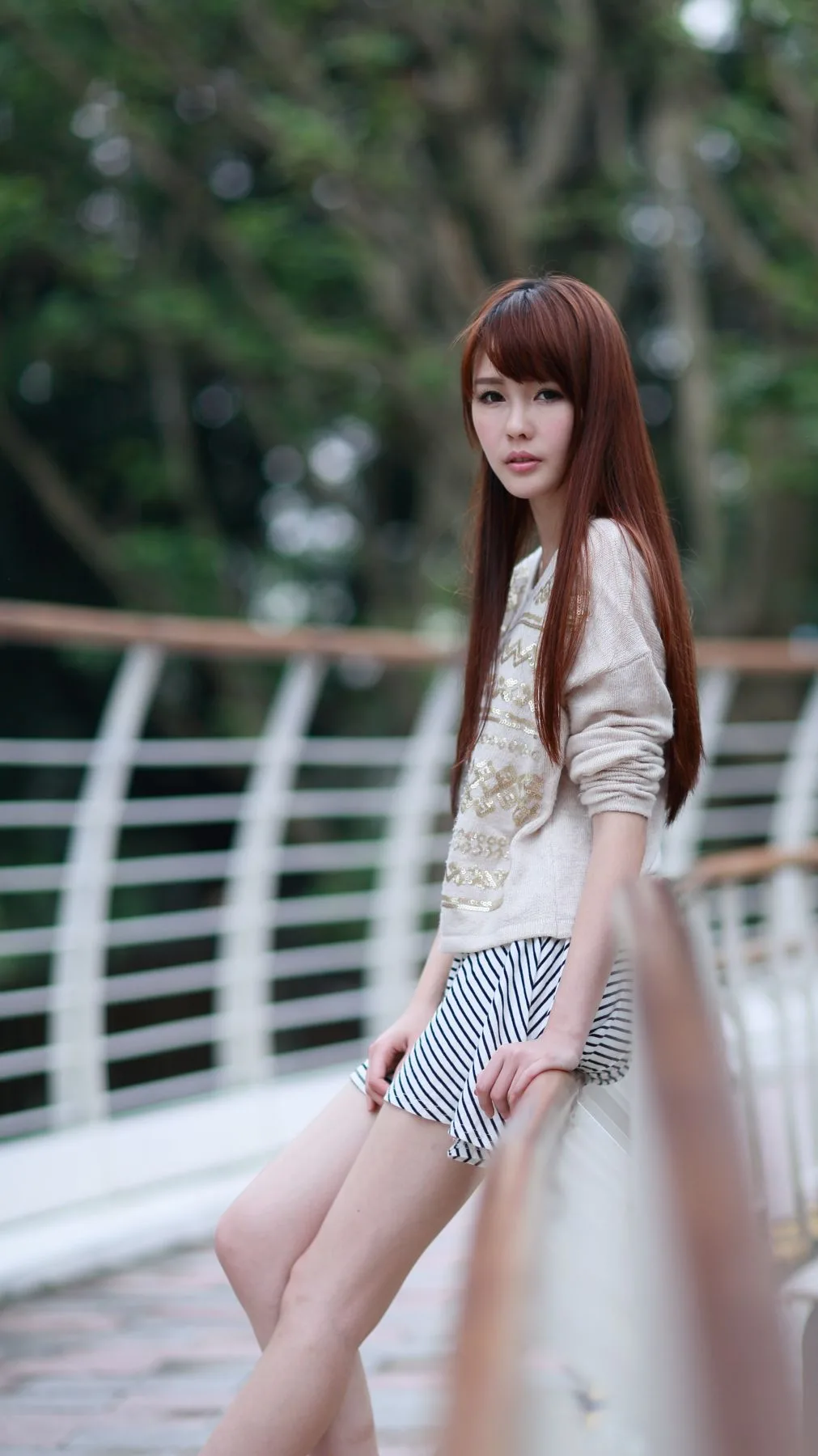 Bộ ảnh ngoại cảnh tươi tắn và xinh đẹp của Celia Wang cho quảng cáo "Guoguang Help" - 17