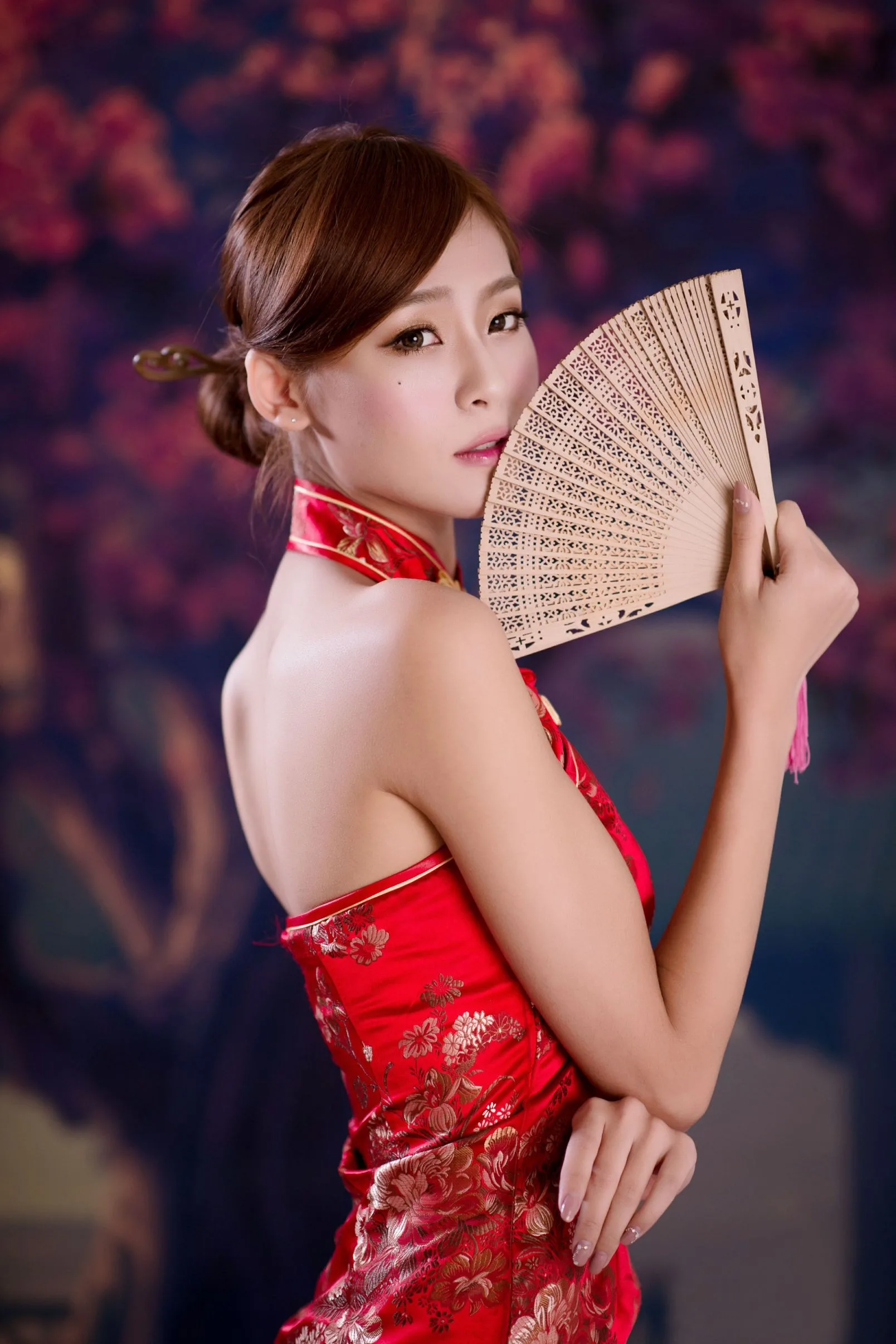 [Chương bổ sung BEAUTYLEG] Winnie Xiaoxue - Những bức ảnh gợi cảm và quyến rũ trong bộ sườn xám đỏ - 2